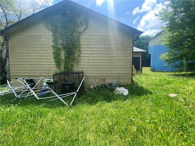 2051 Kimber Trail, Stone Mountain, GA 30088