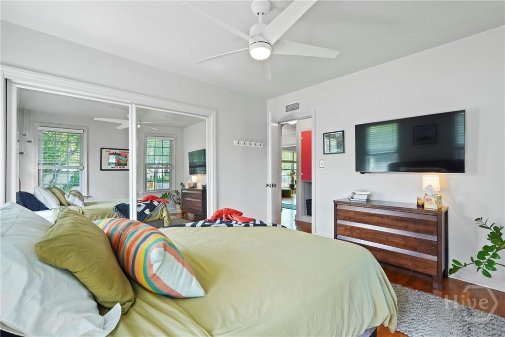 Image 35 of property listing at 244 E 64th Street, Savannah, GA 31405