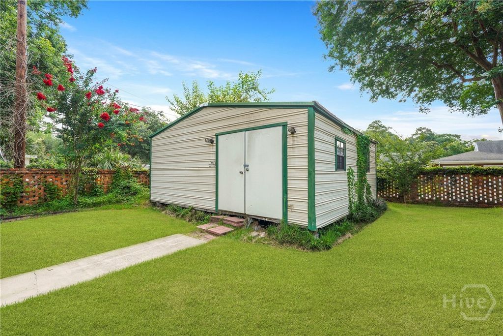 Image 43 of property listing at 244 E 64th Street, Savannah, GA 31405