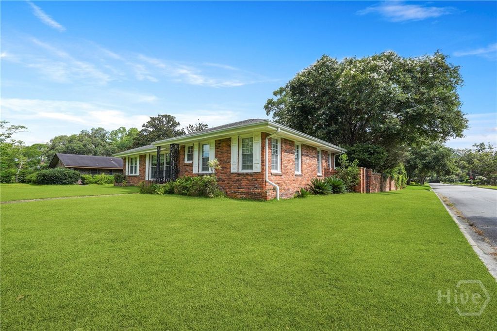 Image 48 of property listing at 244 E 64th Street, Savannah, GA 31405