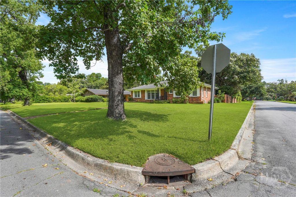 Image 49 of property listing at 244 E 64th Street, Savannah, GA 31405