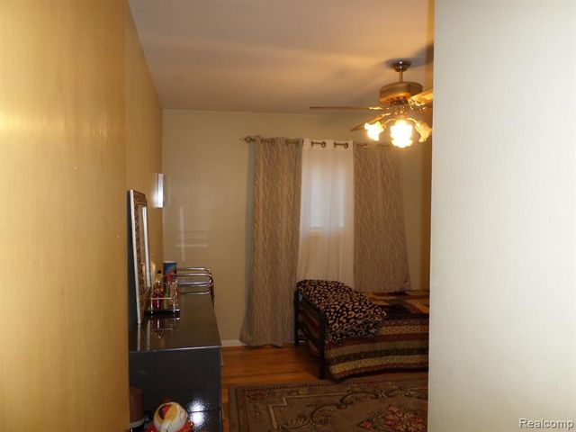 8386 N Colonial Street, Dearborn Heights, MI 48127