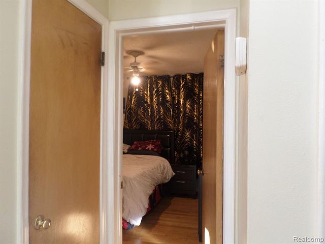 8386 N Colonial Street, Dearborn Heights, MI 48127