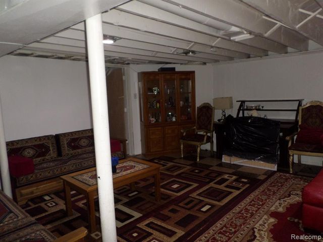 8386 N Colonial Street, Dearborn Heights, MI 48127