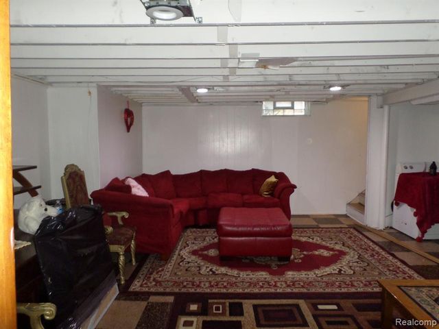 8386 N Colonial Street, Dearborn Heights, MI 48127