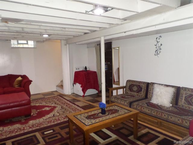 8386 N Colonial Street, Dearborn Heights, MI 48127