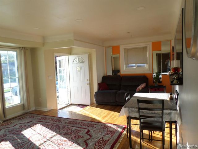 8386 N Colonial Street, Dearborn Heights, MI 48127