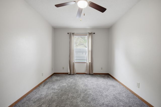 914 13th Avenue SE, Austin, MN 55912
