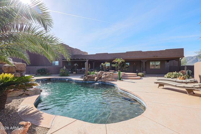 8611 N 193RD Drive, Waddell, AZ 85355