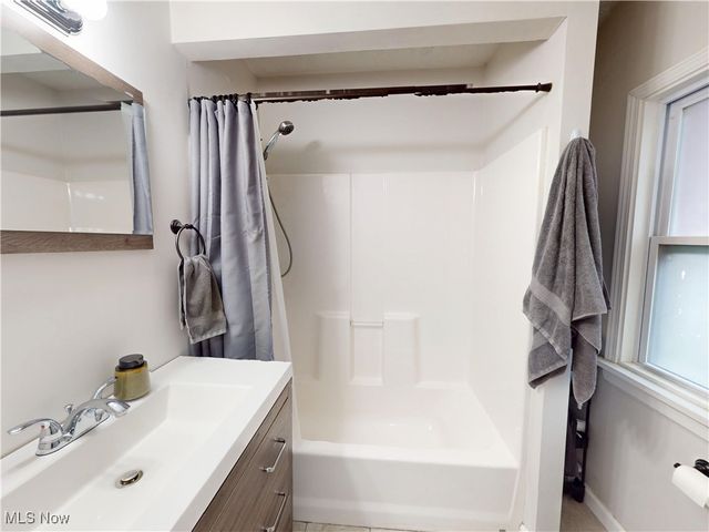 26581 Oriole Avenue, Euclid, OH 44132