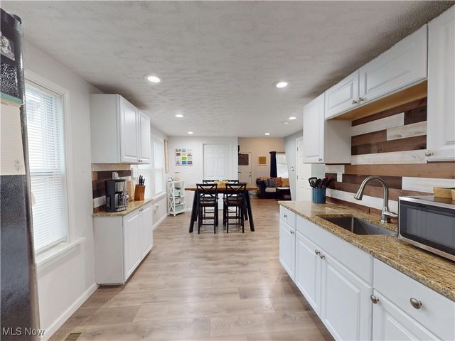 26581 Oriole Avenue, Euclid, OH 44132