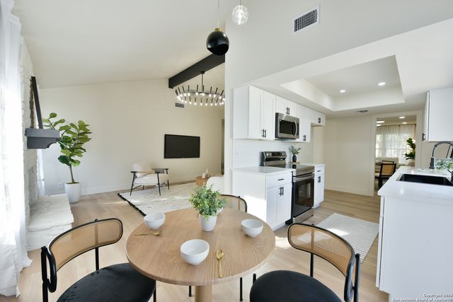 1010 Mercer, San Antonio, TX 78245