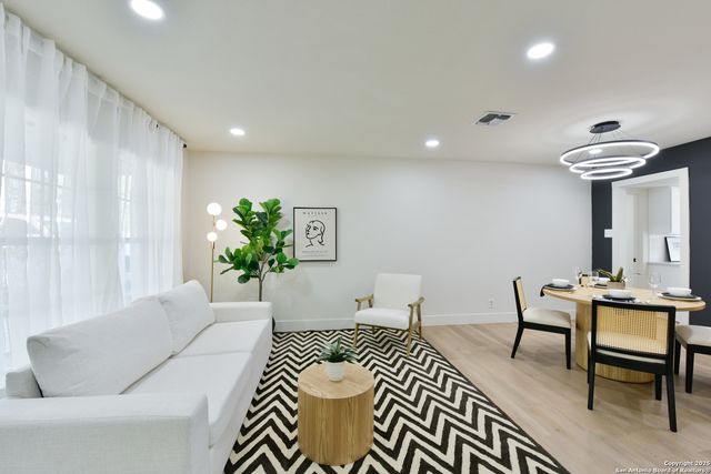 1010 Mercer, San Antonio, TX 78245