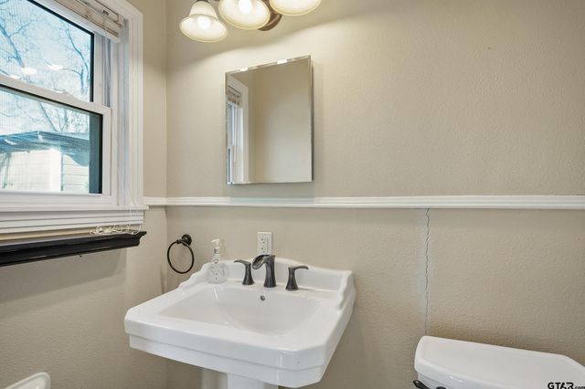 2521 Sunnybrook, Tyler, TX 75701