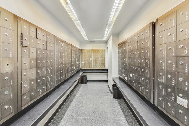 4343 N CLARENDON Avenue 2717, Chicago, IL 60613