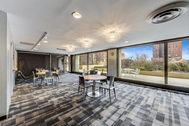 4343 N CLARENDON Avenue 2717, Chicago, IL 60613