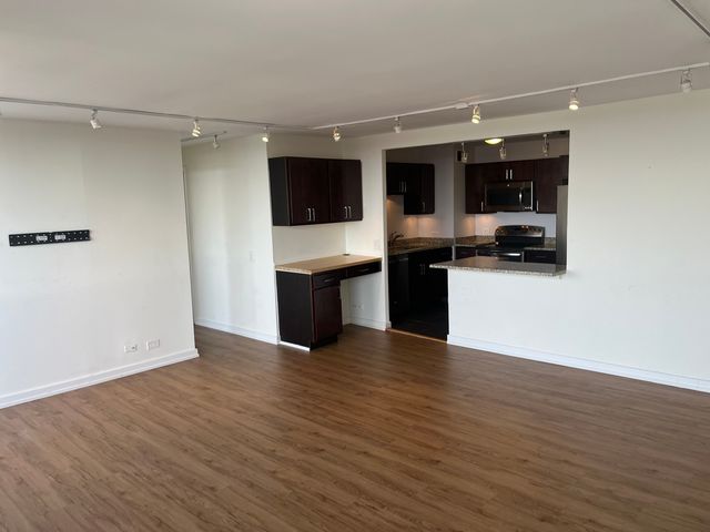 4343 N CLARENDON Avenue 2717, Chicago, IL 60613