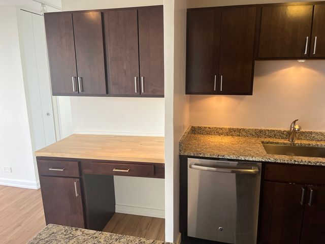 4343 N CLARENDON Avenue 2717, Chicago, IL 60613