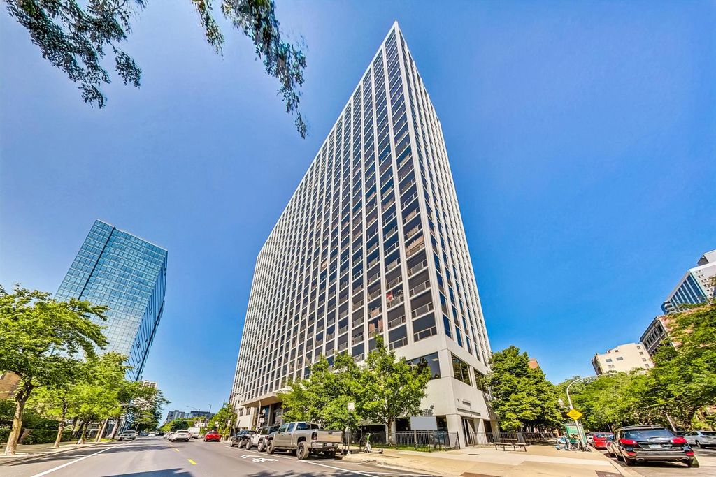 4343 N CLARENDON Avenue 2717, Chicago, IL 60613