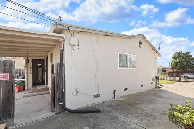 3260 Belleview Ave, Stockton, CA 95206