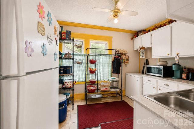 1302 Wilson W Lee Boulevard, Statesville, NC 28677