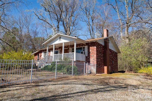 525 E Mills Street E, Columbus, NC 28722