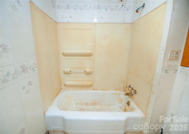 525 E Mills Street E, Columbus, NC 28722