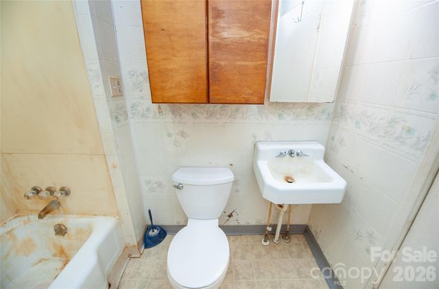 525 E Mills Street E, Columbus, NC 28722