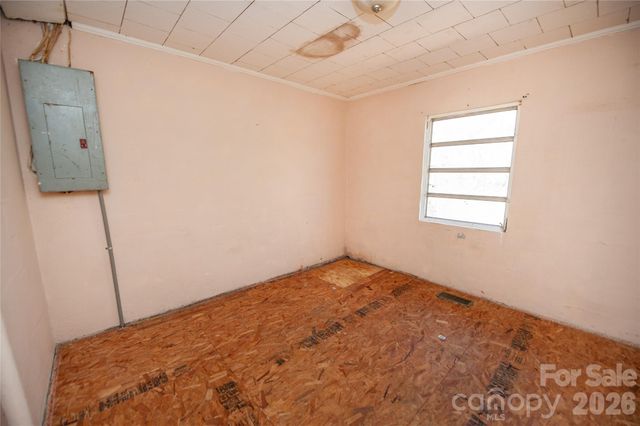 525 E Mills Street E, Columbus, NC 28722