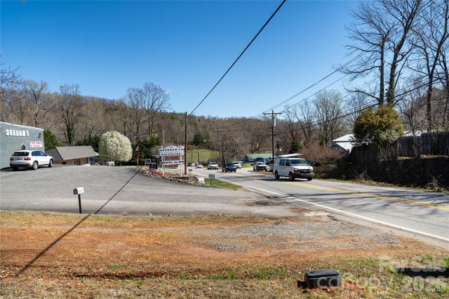 525 E Mills Street E, Columbus, NC 28722