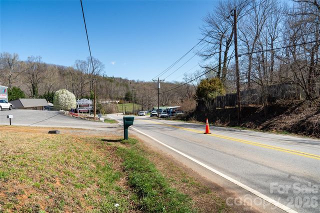 525 E Mills Street E, Columbus, NC 28722