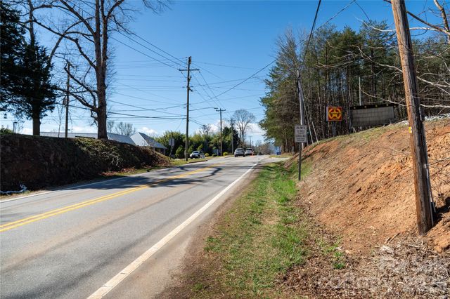 525 E Mills Street E, Columbus, NC 28722