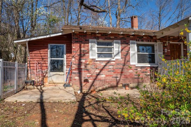 525 E Mills Street E, Columbus, NC 28722