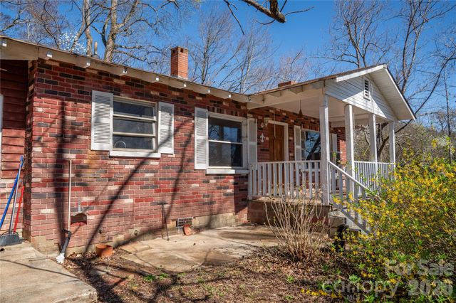 525 E Mills Street E, Columbus, NC 28722