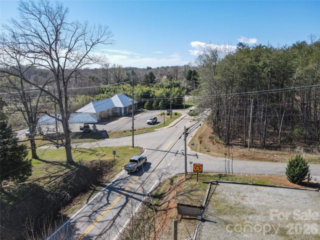 525 E Mills Street E, Columbus, NC 28722