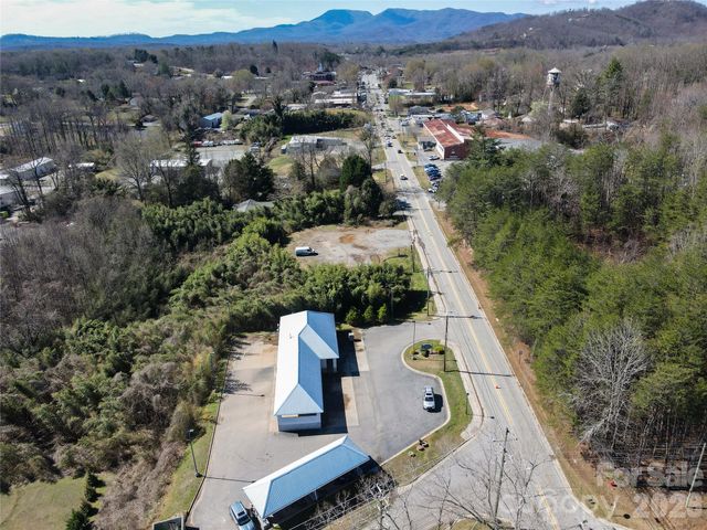 525 E Mills Street E, Columbus, NC 28722