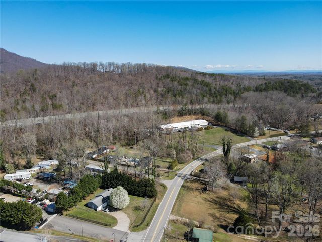 525 E Mills Street E, Columbus, NC 28722