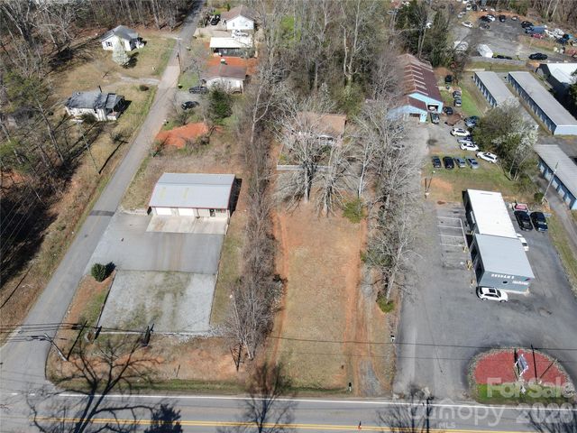 525 E Mills Street E, Columbus, NC 28722