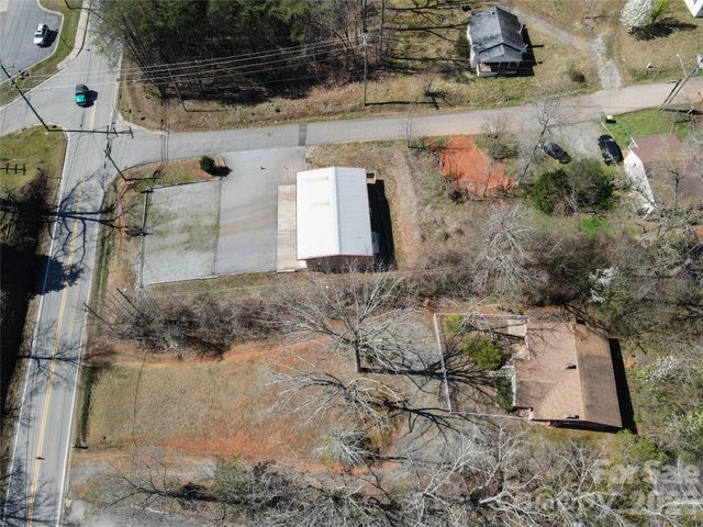 525 E Mills Street E, Columbus, NC 28722