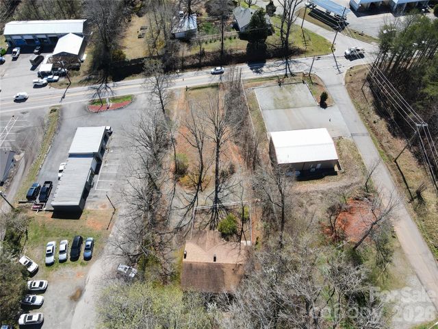 525 E Mills Street E, Columbus, NC 28722