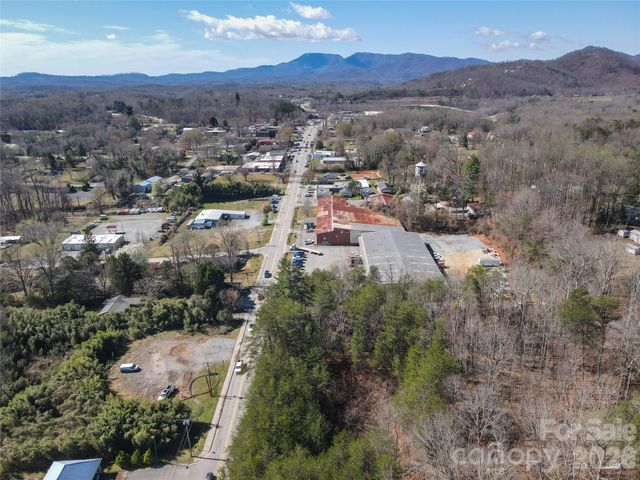 525 E Mills Street E, Columbus, NC 28722