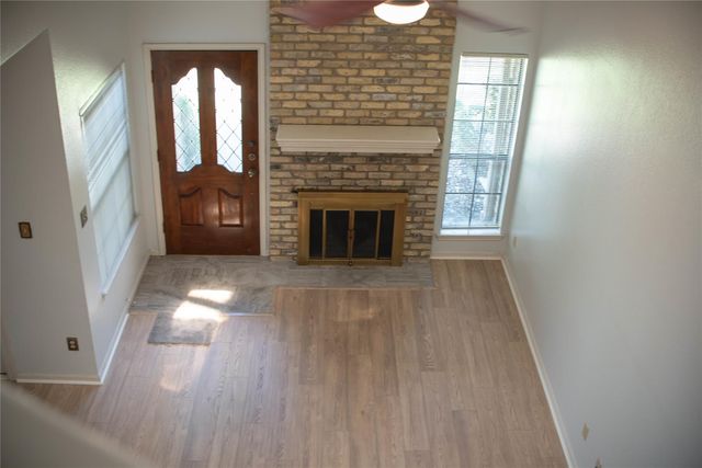 10819 Crown Colony DR 31, Austin, TX 78747