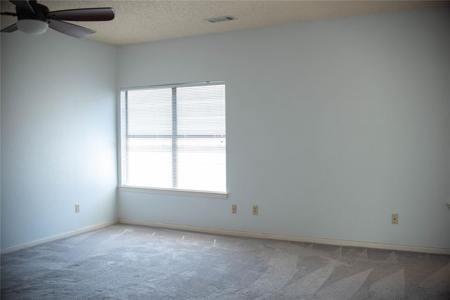 10819 Crown Colony DR 31, Austin, TX 78747