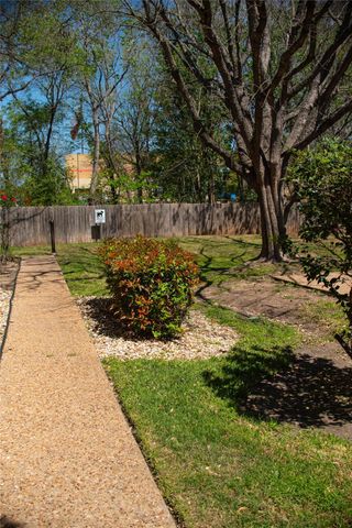 10819 Crown Colony DR 31, Austin, TX 78747