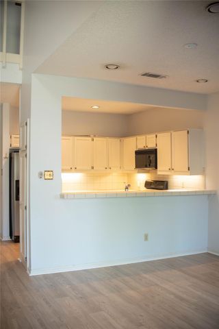 10819 Crown Colony DR 31, Austin, TX 78747