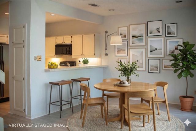 10819 Crown Colony DR 31, Austin, TX 78747