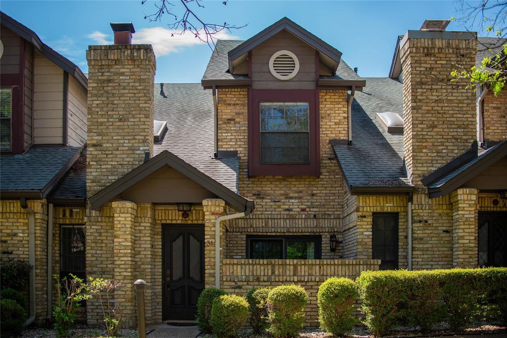 10819 Crown Colony DR 31, Austin, TX 78747