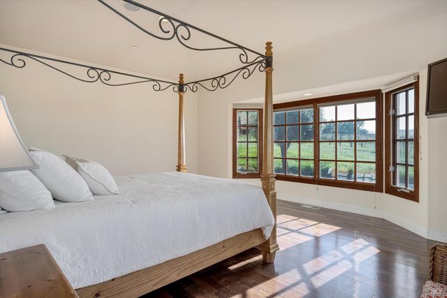 2420 Mountain Ranch Rd, Petaluma, CA 94954