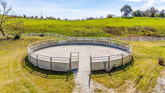 2420 Mountain Ranch Rd, Petaluma, CA 94954