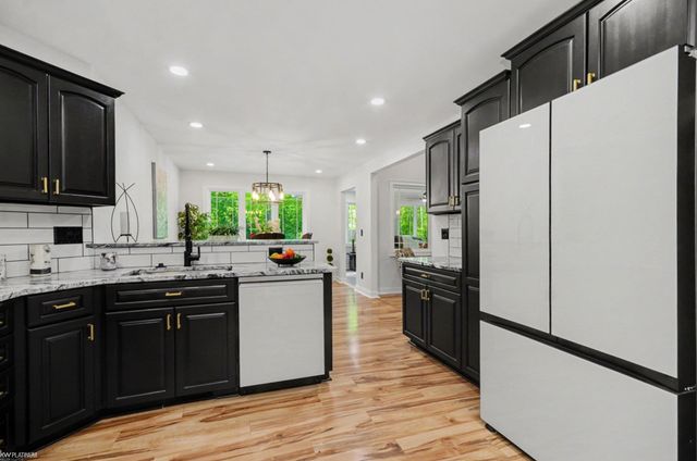 8367 Lindsey Road, Casco, MI 48064